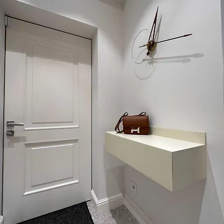 Busmuly Apartment *